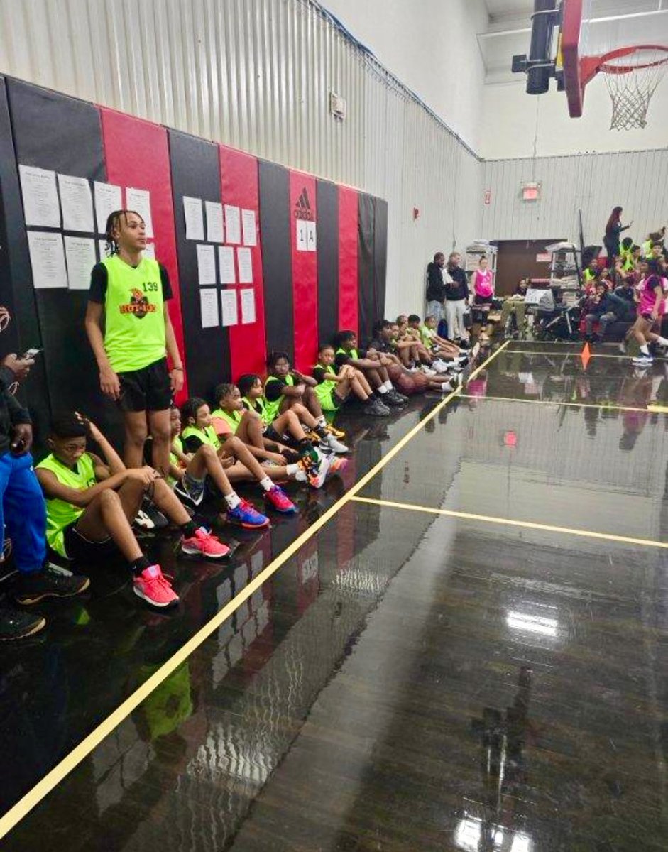 The most competitive middle school boys and girls looking to gain knowledge, exposure, and have fun attend the GetMeRecruited Hot 100 Middle School Showcase!!! March 1-2nd it’s happening in Raleigh, NC and registration is available now!!!
Register today at GetMeRecruited.com