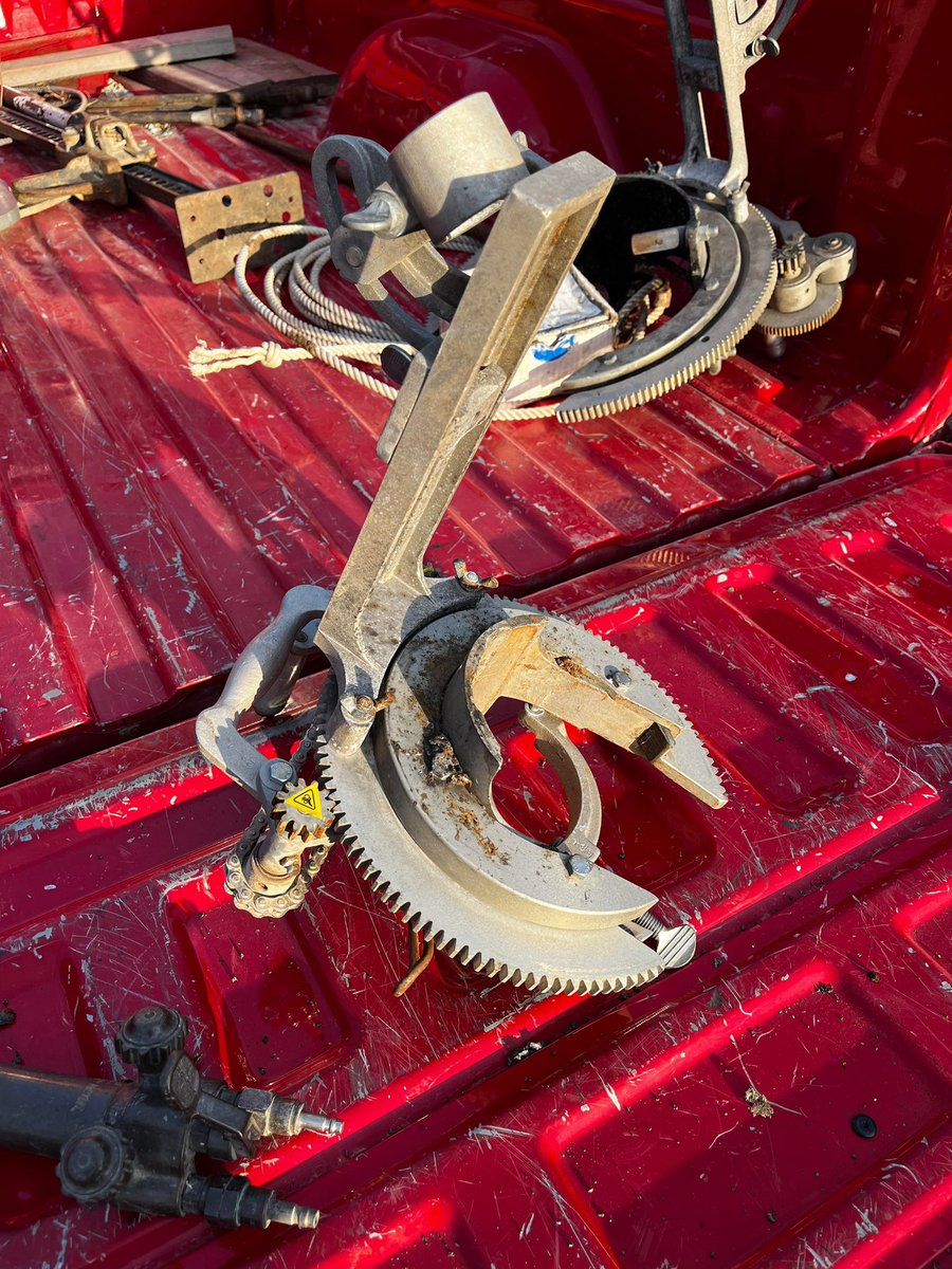 KyleLinebaugh's tweet image. Have a set of beveling machines for sale with dogs and 2 bridges. $3,500