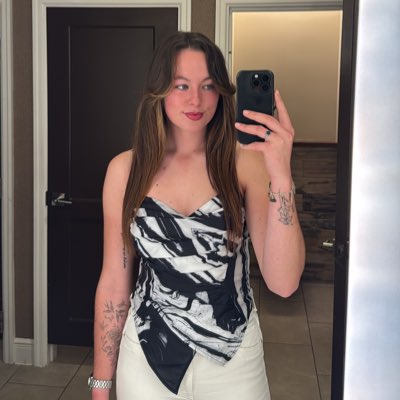 kitty_wheeldon's tweet photo. #NewProfilePic https://t.co/FPzp2gjeZg