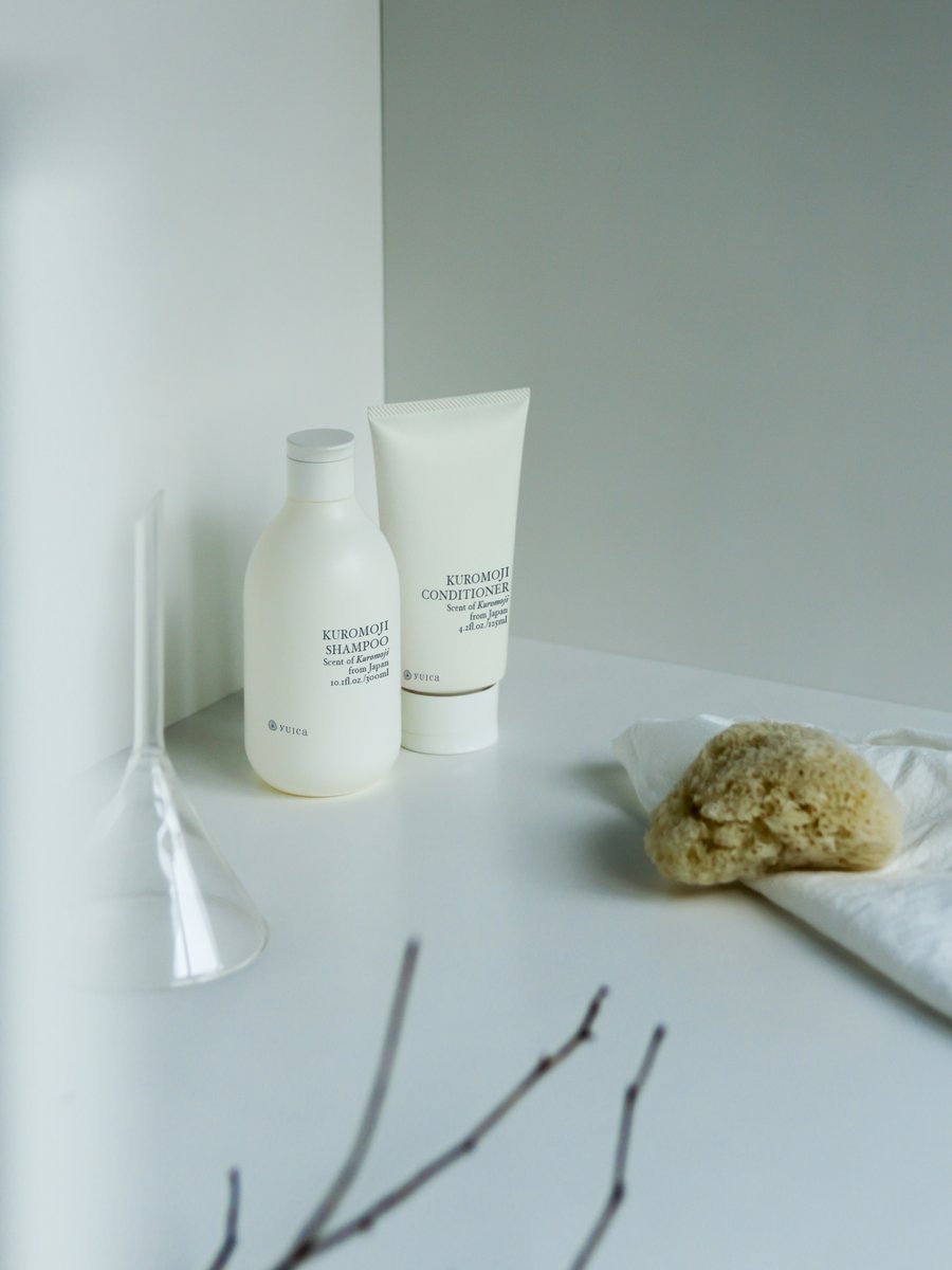 【クロモジシャンプー &amp; クロモジコンディショナー】

飛騨高山のクロモジエキスで髪に潤いを。
日本の天然素材で優しく洗い上げ、しっとりまとまる髪に✨
保湿成分たっぷりで健やかな髪へ導きます。

シリコン、パラベン不使用、サステナブルなバイオマスプラスチック容器使用🌱

#ヘアケア