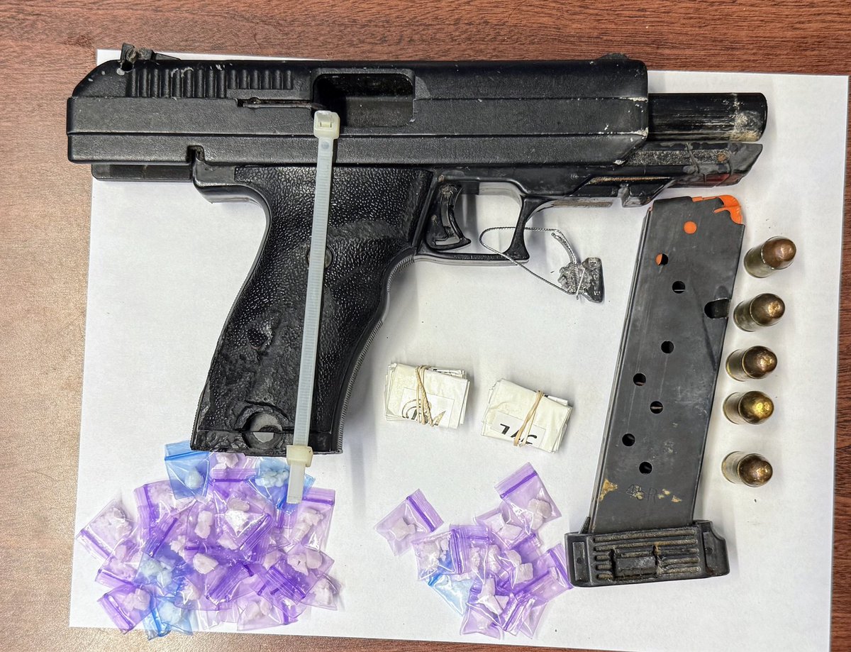 Excellent teamwork earlier today by our Field Intelligence and Public Safety Teams making an arrest of a subject carrying this illegal firearm along with a quantity of crack-cocaine and heroin.