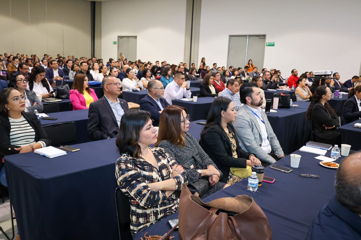 consejeriagente's tweet photo. Hoy, el Maestro José Federico Ruiz Chávez impartió el curso “Técnicas Reglamentarias”, como parte de las capacitaciones organizadas por la Consejería Jurídica de la Gobernadora.
@LibiaDennise , con estas acciones, Alejandro Sierra Lugo reafirma el compromiso con la actualización https://t.co/sggul3Xf0t