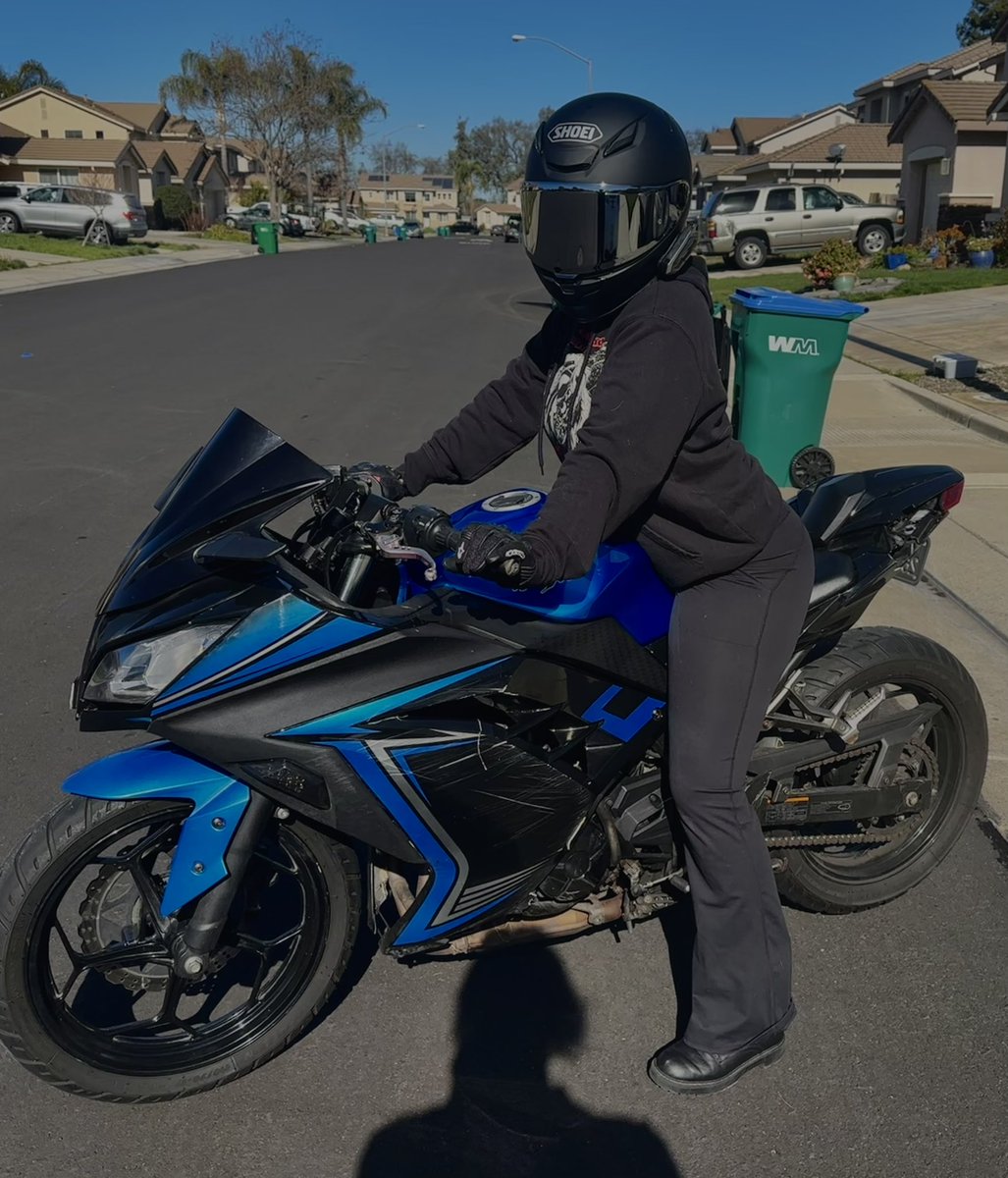 kireibunn's tweet image. jus bought my first bike :3 can’t wait to get a wrap on her 🫡 thank u Roblox money #thanksdevex #roblox