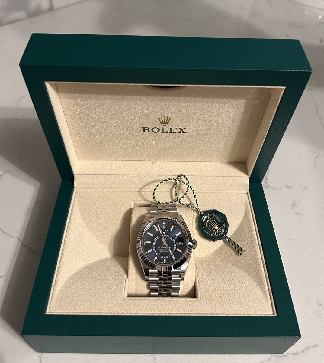 first rolex at 17 🕊️

thank you <a href="/ProsperityTime_/">Prosperity Time</a>