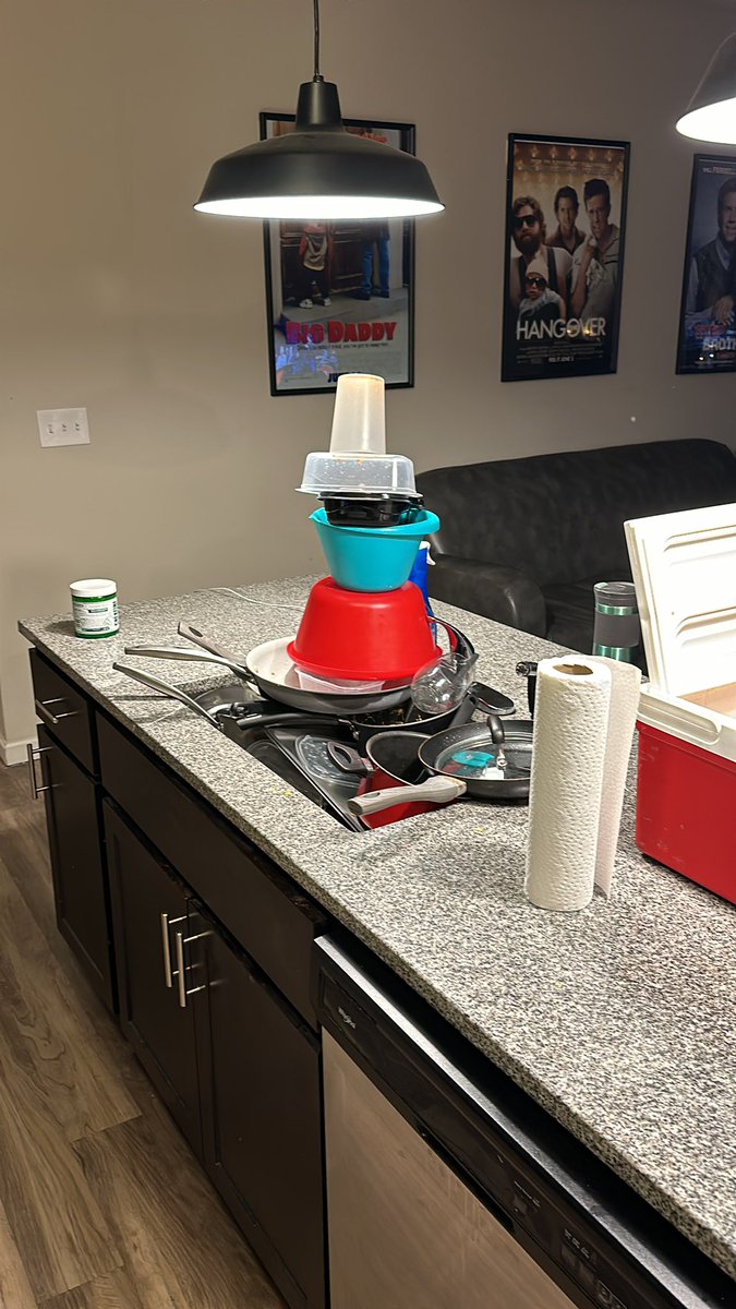 SteveJohns9813's tweet photo. When will someone decide to do the dishes? https://t.co/8MdMEWXlox
