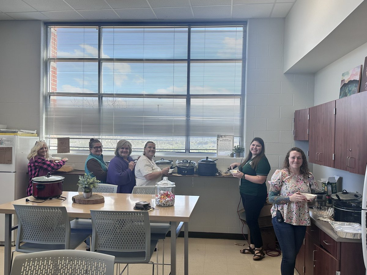 Jessica McCoy (@jessicamccoyap) on Twitter photo A huge THANK YOU to our PTSA for providing such a wonderful lunch for our teachers! #TogetherweRISE #Comalisd <a href="/CLHSPrincipal/">Mark Oberholtzer</a> <a href="/Ms_Raabe/">Liesel Raabe</a> <a href="/NLMorrisCLHSAP/">Nicole L Morris</a> A huge THANK YOU to our PTSA for providing such a wonderful lunch for our teachers! #TogetherweRISE #Comalisd <a href="/CLHSPrincipal/">Mark Oberholtzer</a> <a href="/Ms_Raabe/">Liesel Raabe</a> <a href="/NLMorrisCLHSAP/">Nicole L Morris</a>