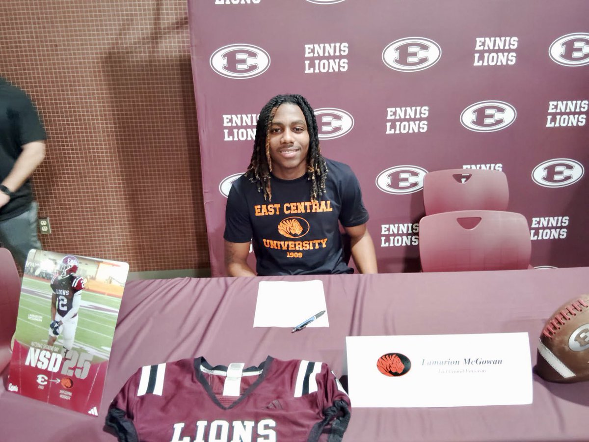 EnnisSportsNtwk's tweet photo. 🚨 SIGNING DAY ‘2025🚨
Congratulations to Lamarion McGowan and Kingston Parker on officially signing their letters of intent today. McGowan signed with East Central University!
Parker signed with Northwestern Oklahoma State!
Go Be Great!
#SigningDay25 #OnceInForeverIn #MTH https://t.co/DqTSzX2SRk