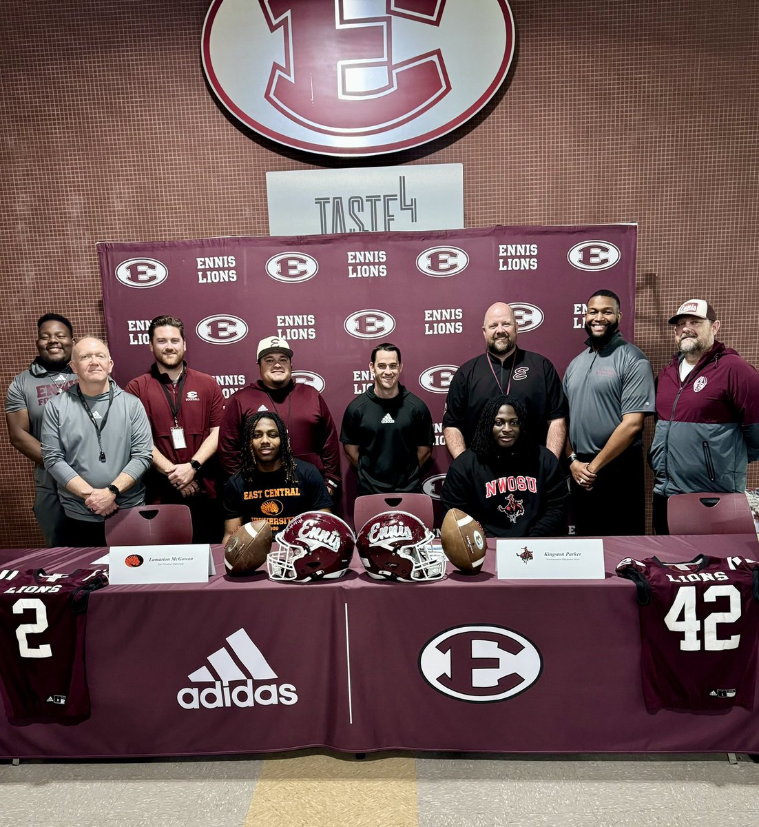 EnnisSportsNtwk's tweet photo. 🚨 SIGNING DAY ‘2025🚨
Congratulations to Lamarion McGowan and Kingston Parker on officially signing their letters of intent today. McGowan signed with East Central University!
Parker signed with Northwestern Oklahoma State!
Go Be Great!
#SigningDay25 #OnceInForeverIn #MTH https://t.co/DqTSzX2SRk