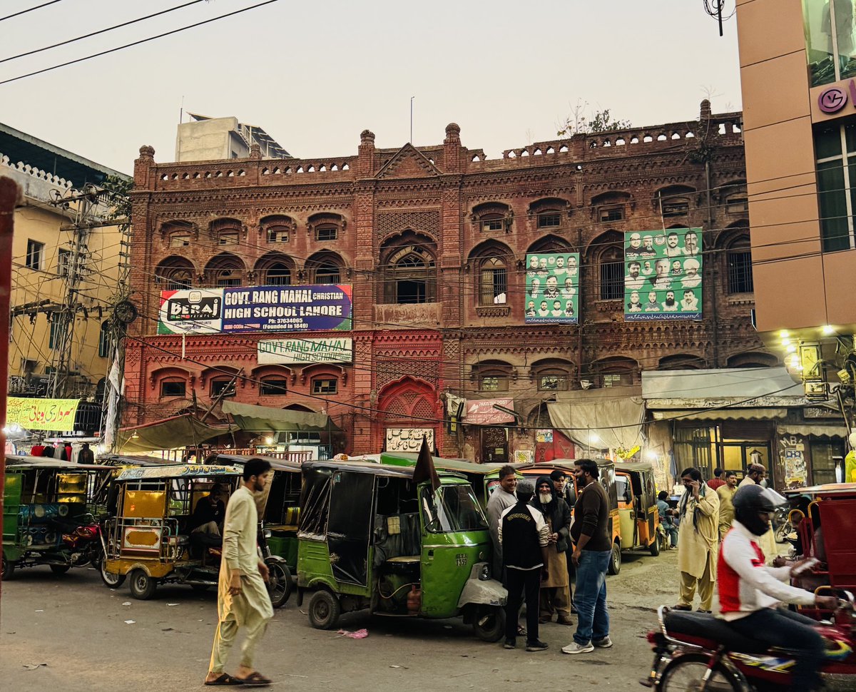 MianMuhammadBod's tweet photo. Exploring the roots of @FCCollege !

Captured Rang Mahal School, founded in 1859 by Dr. Charles W. Forman—one of Punjab’s first modern schools &amp; the foundation of FCC. A legacy of education &amp; excellence!

#FormanChristianCollege #LahoreHistory #EducationalHeritage @FriendsOfFCC https://t.co/FvfGeK6KNZ