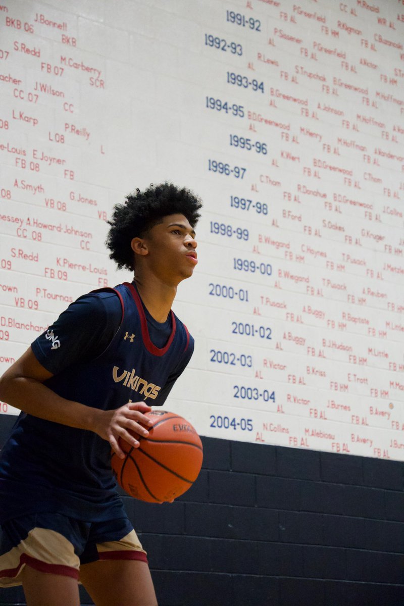 Jonovan Bracey ✖️ Rye Country Day ✍🏼
PTS - 14
REB - 10
AST - 4
DEFL - 3
STL - 1
BLK - 4
CHG - 1
<a href="/Jonov4n/">Jonovan Bracey</a> 
#basketball #recruitment #recruit #nepsac #faa #highschoolbasketball #varsitybasketball #kingschool #stamford #gameday