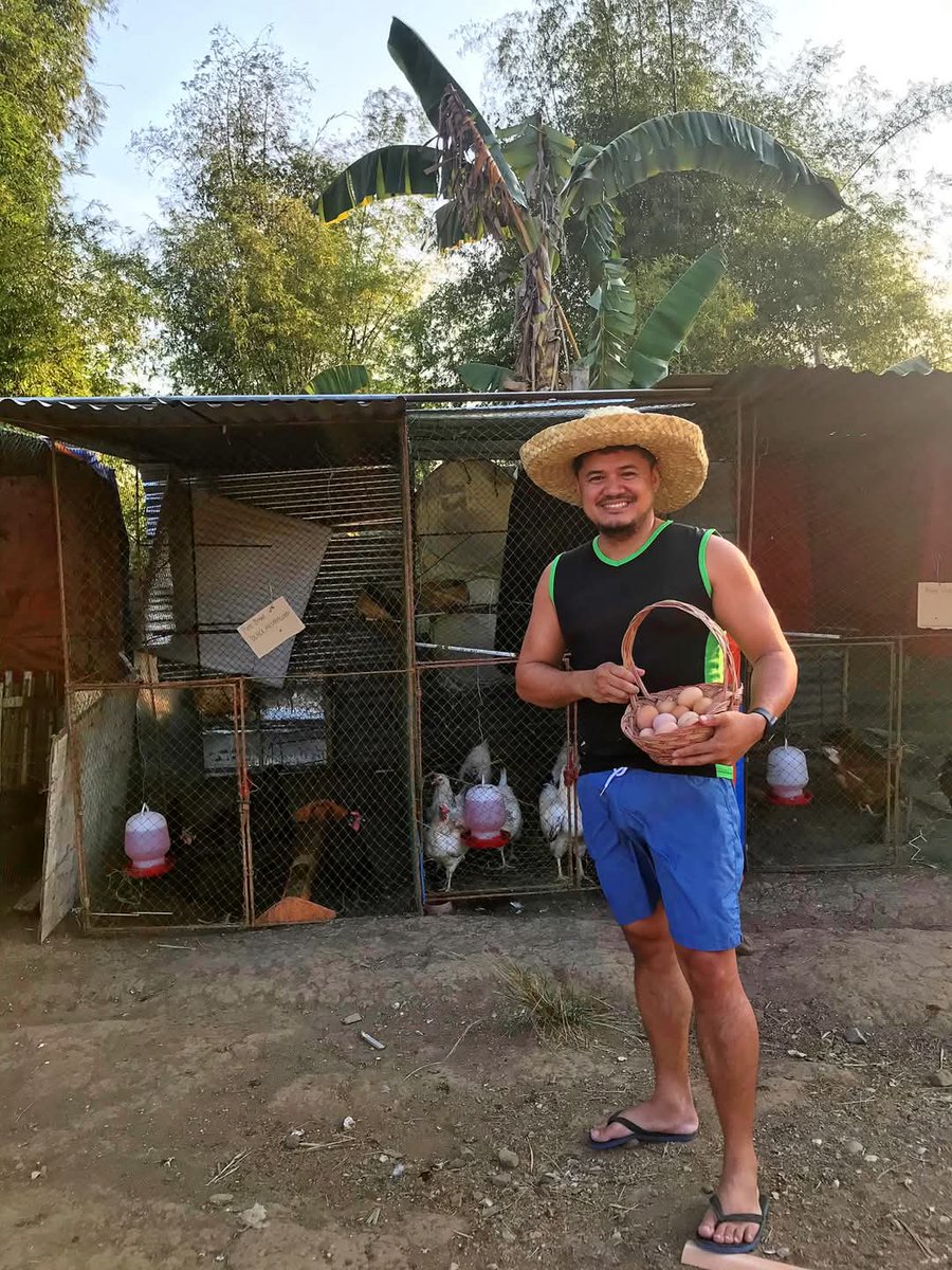 DaddyMessy69's tweet photo. Lagi may pabukol si Capt. Single pa yata Siya 🤔 https://t.co/1ERbCA6zPj