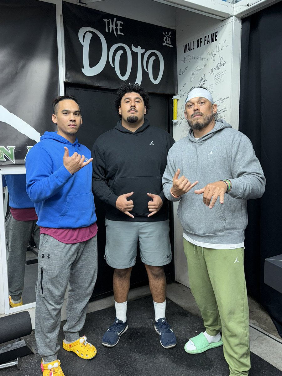 JNIEL8's tweet photo. #Homegrown Changing Lives!!! @angeldel56 First person in his Family to attend College!!! @GracelandFB @DojoAthletics @CoachMo_Gainz14 @thecoreynielsen @RockDiesel65 9-0 #HistoricRun #NumbersDontLie @BrandonHuffman @GregBiggins @johnwdavis @Tarek_Fattal @562sports #4TheNorth https://t.co/tkGVonVUxr