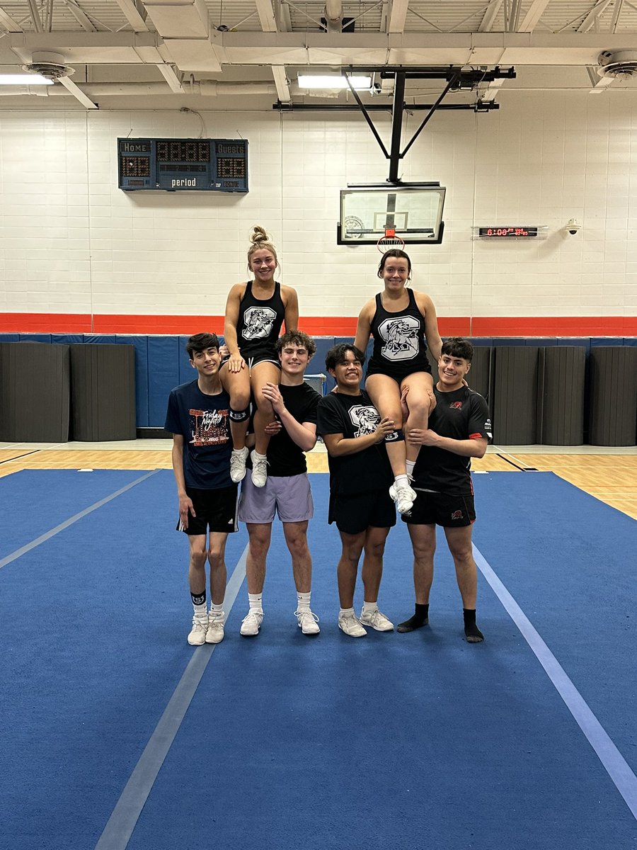 Our 6 • S • E • N • I • O • R • S • 
Last full practice in the rug rooms 💙 

We will miss you guys so much!