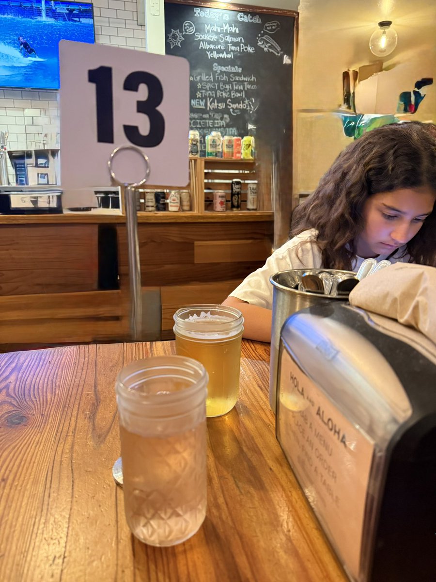tannycalifornia's tweet photo. Just casually having dinner at my favorite fish taco place and Morrissey comes on as soon as I’m about to break dry January HOW PERFECT IS THIS MOMENT!! 🌟 #welliwonder https://t.co/8dXZMdvFS1