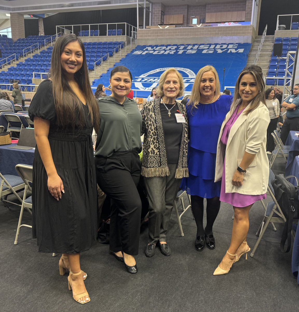 Lori Shaw tweet media