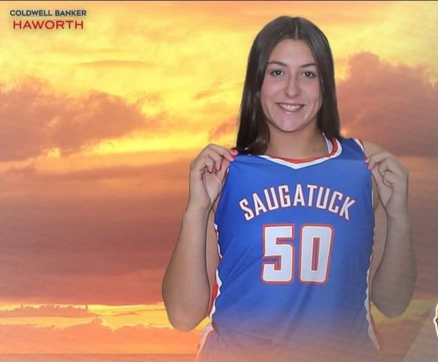 chrisgusto77's tweet photo. So proud of @KennedyGust50 On your 1000th rebound tonight 
This will be your 3rd @MHSAA recordbooks entry ,and school all time rebounder .High-school chapter will close  New chapter will Begin in college, those stat sheets you were handed in 9th grade now have your name on them https://t.co/fxC3jXnu1v