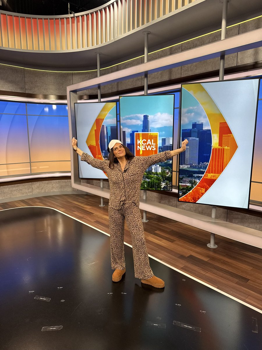 It feels illegal to wear PJs to work and on TV 🫢but these gadgets really put me to sleep. Let’s talk about 💤 #sleepgadgets
