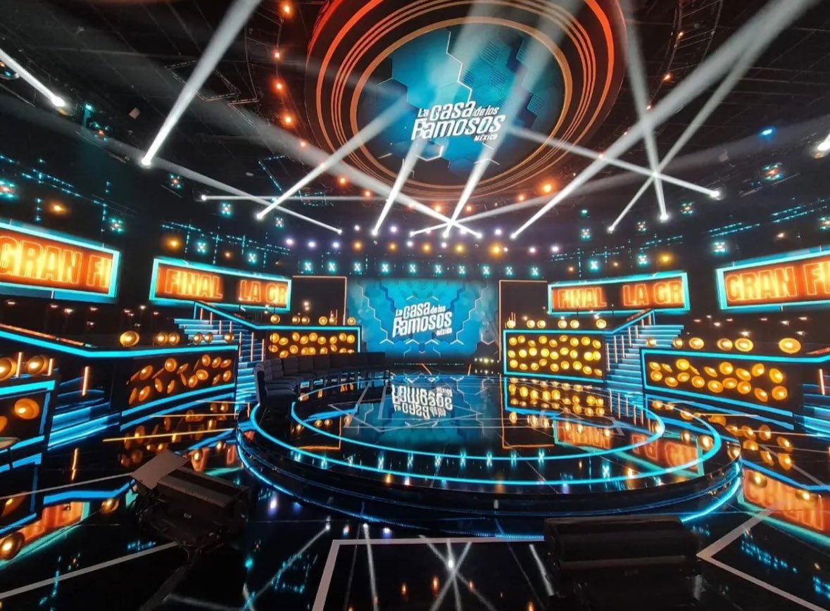 OcurreEnTele's tweet image. La manera en que #LaCasaDeLosFamosos México copió básicamente el plató de #GHVIP7 🇪🇸