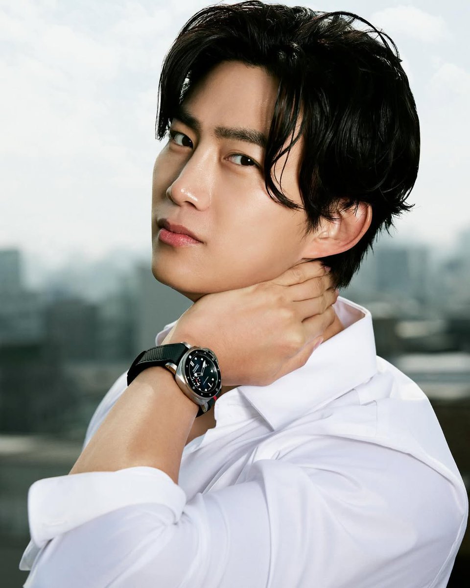 2PMのテギョンが結婚説を否定 2PMのオク・テギョンがフランスで交際中