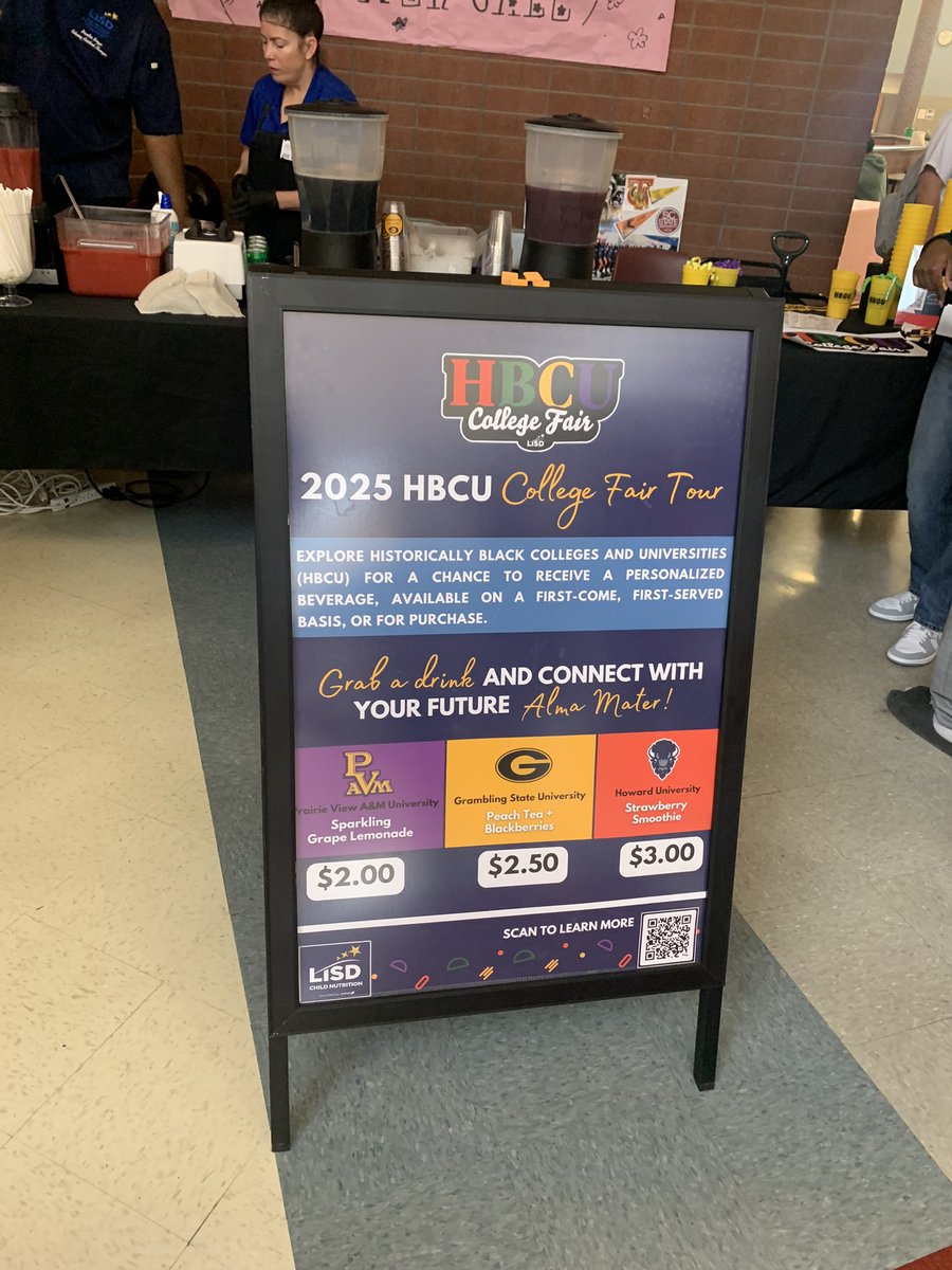 ChantellUpshaw's tweet image. Exciting time sharing my HBCU pride with @LHSHarmon students today! One more 9/10 tour stop to go - great job @ADMiller #LISDhbcu #everyone
