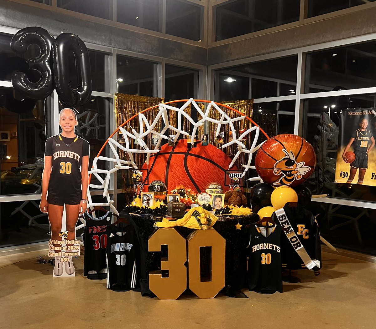 MayaHolton's tweet photo. Crazy how fast the season flew by 😔 I wish I had more time with  @_ECGBasketball. U being BESIDE me made all the difference! Thank you @Coach_MartyECHS for Senior Night &amp; trusting in me 💛https://t.co/FNw34lActy https://t.co/x5z1ze0JD1