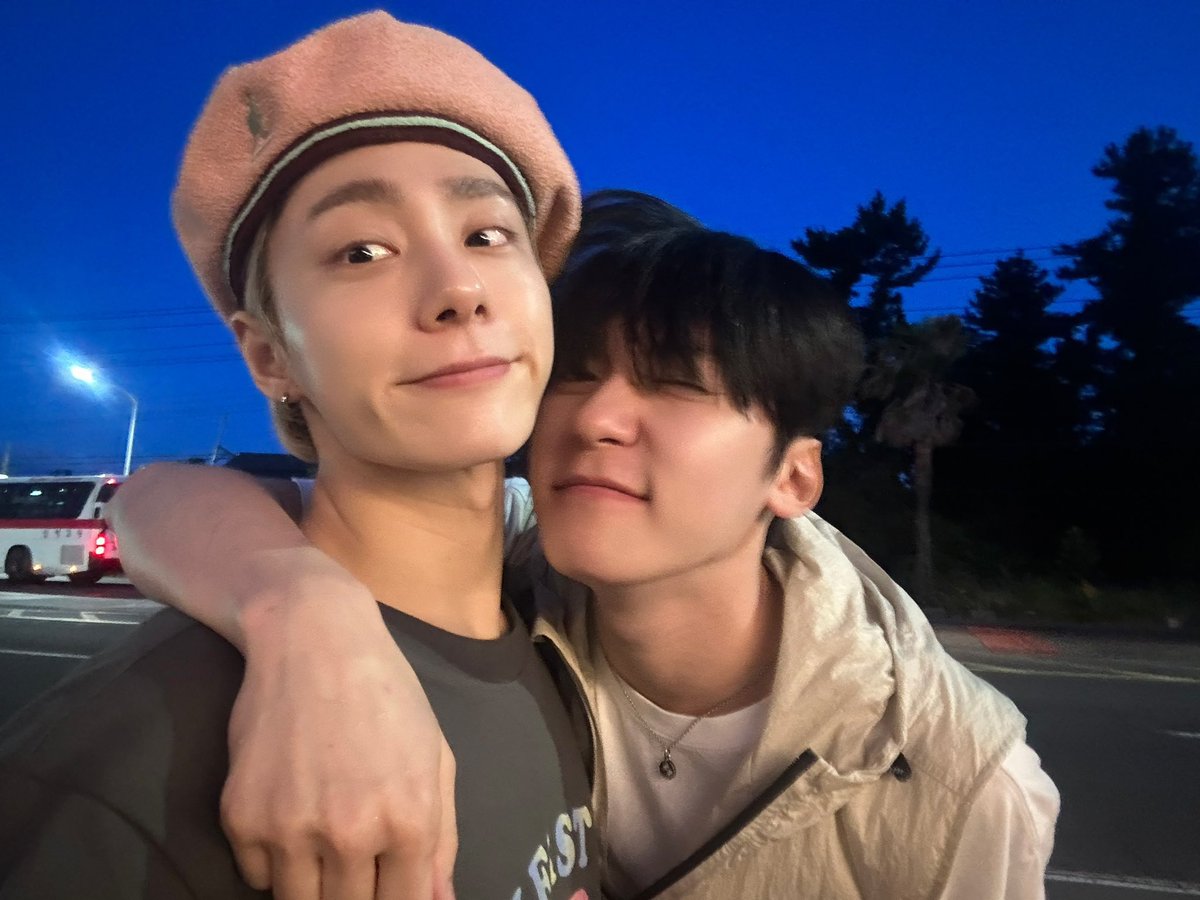 tempo_or's tweet photo. 꿋꿋하게 좌측에 위치하는 기개 https://t.co/rRVW9ocEBz