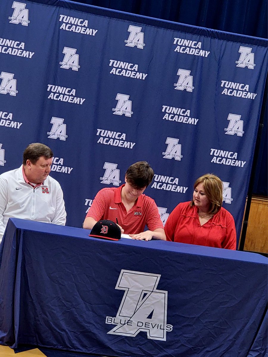 BoxBoysScout's tweet image. Big Congrats to @cforrest_2 @beckw99 @winn_white1 &amp;amp; Sam Barnes on making things official by signing their NLI. We&apos;re extremely excited for the players &amp;amp; their families during this special time. #RepTheBox @BattersBox @CorySumner @lparks32 @DorseyBaseball @TylerPoole07 @d_lank12