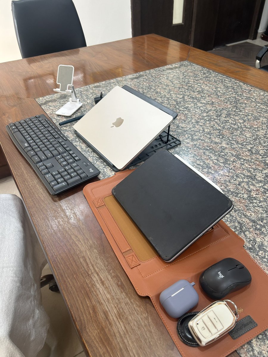 revolt_prof's tweet photo. My tools together, 
talking to each other...
Making a cohesive environment 
To make me work better ! https://t.co/Va8d8Eo0Zb