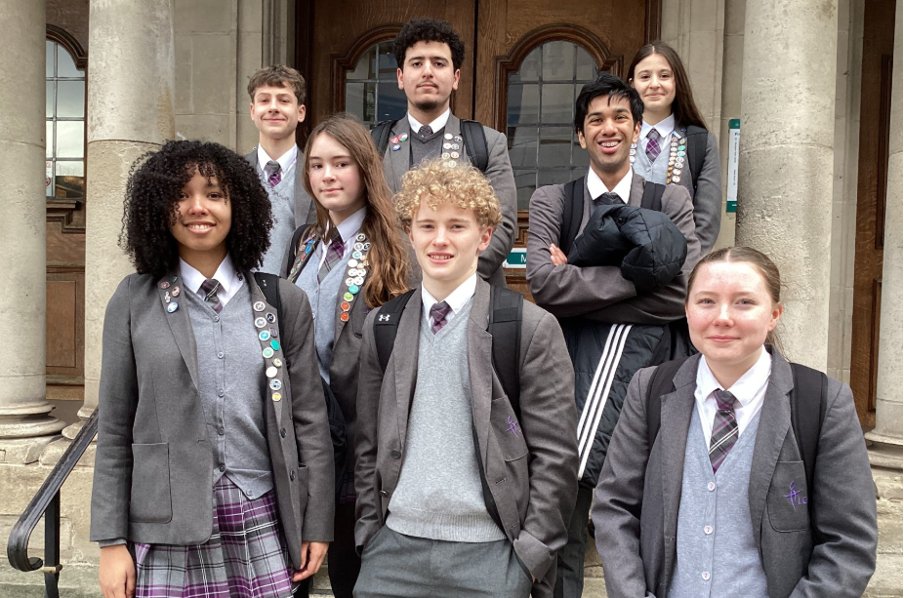 🎤| Stockport Youth Summit Trip

Some of our Y10 Student Leaders attended Stockport Youth Summit at the Town Hall. They presented their opinions and voice in relation to a variety of important issues that teenagers face in today’s society.

Read more:
lauruscheadlehulme.org.uk/stockport-yout…