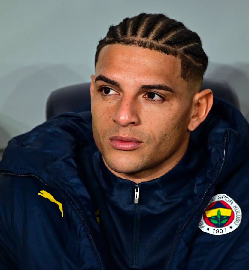 🚨Diego Carlos yaklaşık 6 hafta sahalardan uzak kalacak. 

📎Beril Böke