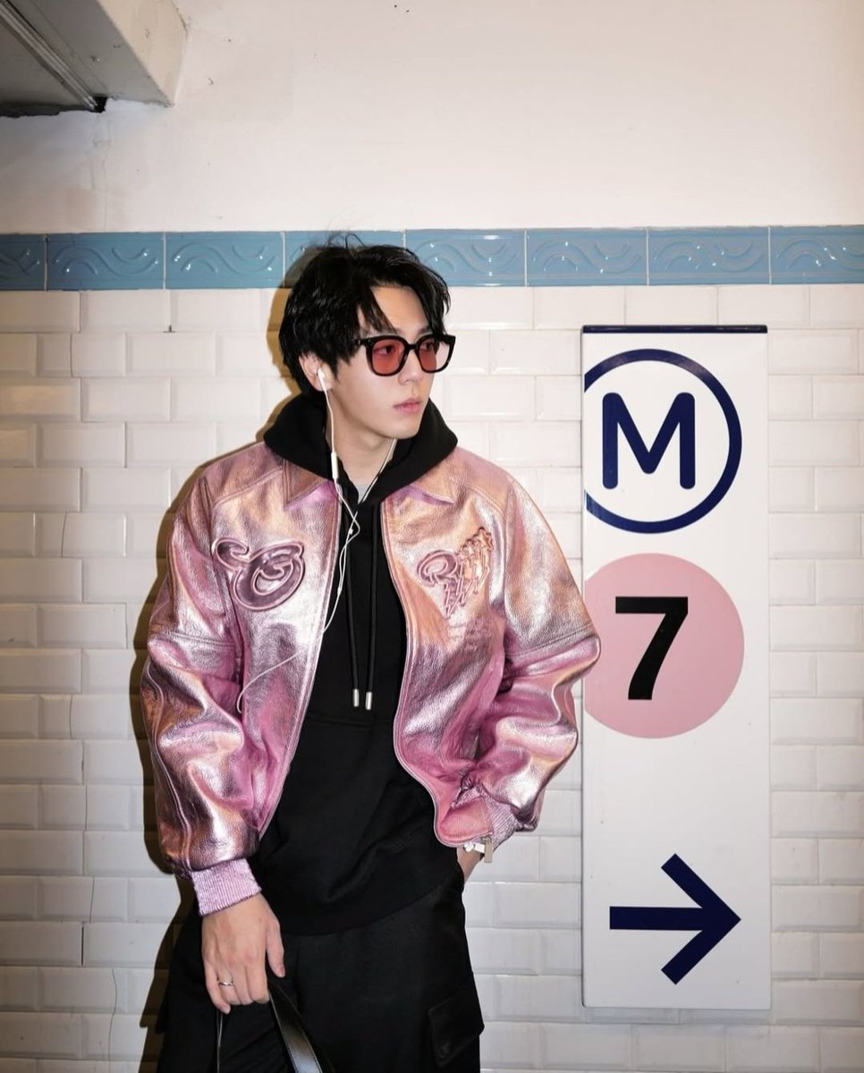 pimpornmada's tweet photo. หล่อมาก
COOL LOOK ; 😎 🌸
#uppoompat @uppoompat
#OffWhiteBangkok
#OffWhiteCommunity https://t.co/s1E1VgFcC1