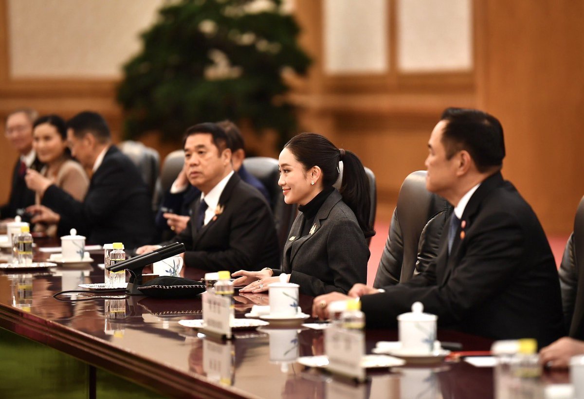 ingshin's tweet image. ในโอกาสมาเยือนสาธารณรัฐประชาชนจีนอย่างเป็นทางการ เช้าวันนี้ ดิฉันได้เข้าเยี่ยมคารวะประธานาธิบดีสี จิ้นผิง ณ มหาศาลาประชาชน กรุงปักกิ่ง ได้แสดงความยินดีที่ความสัมพันธ์ไทย - จีน ซึ่งสถาปนาความสัมพันธ์ทางการทูตเมื่อ 50 ปีก่อน…