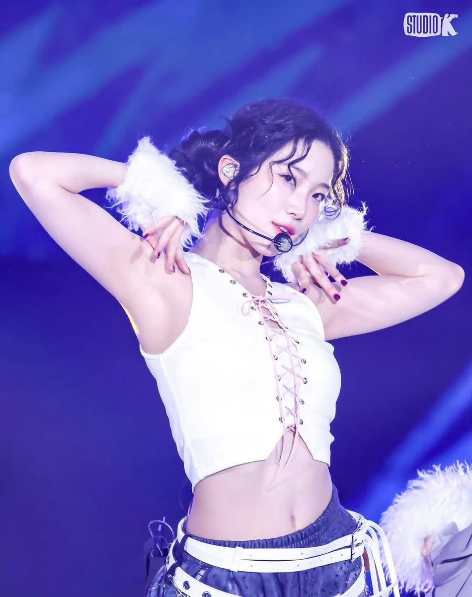 파랑 tweet media