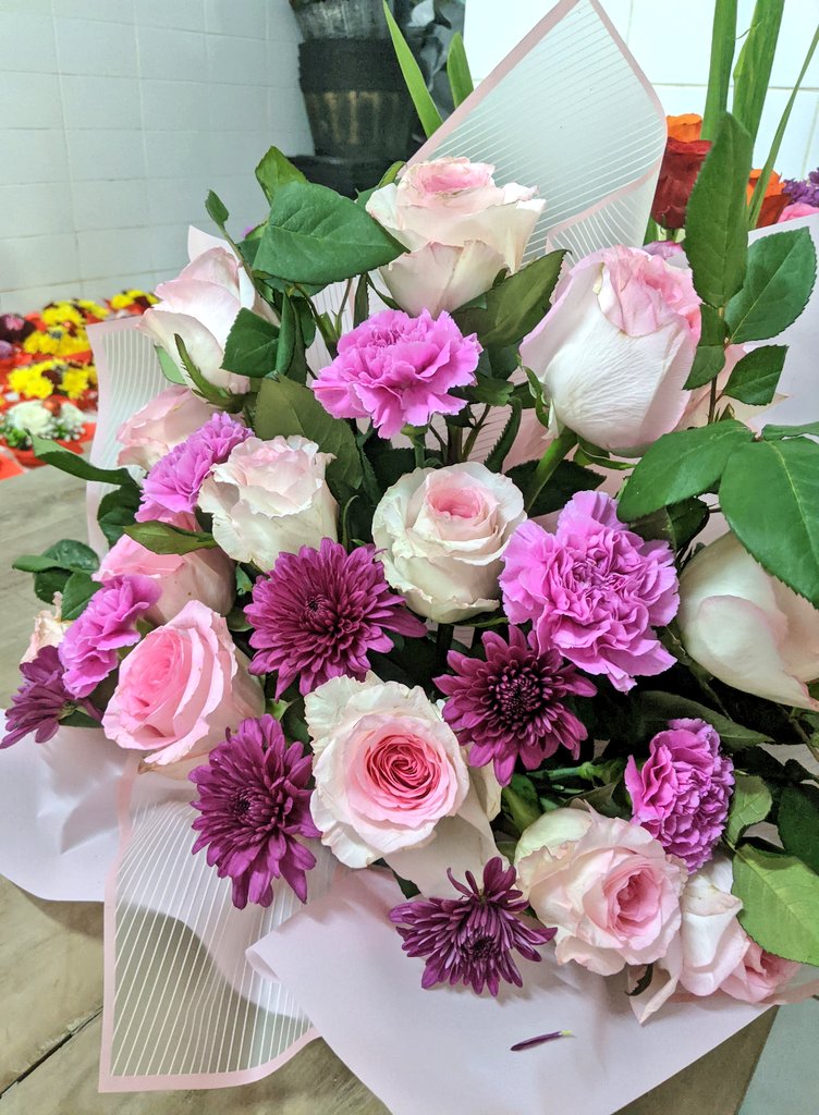 Toujours pas d'idée de bouquets de fleurs à offrir ? Nous avons fait une sélection pour vous❤️

Nous livrons vos émotions sous une note florale. +228 99216512
#fleur #bouquet #Tgtwittos