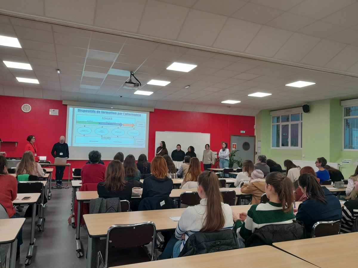 InstitutOzanam's tweet photo. Retour sur nos soirées portes ouvertes : un grand merci aux participants ! Vous avez été nombreux à découvrir nos locaux et nos formations.

Pour ceux qui n'ont pas pu être présents ou pour approfondir le sujet, rdv le 18 mars pour notre webinaire. 

+ infos sur notre site https://t.co/itbcPtdqOS