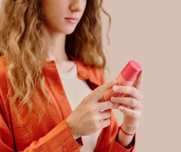 3 TOXIC INGREDIENTS NOT LISTED on skincare product labels, NO WAY! ☹️🥵 While people are becoming more discerning and reading ingredient labels, they may not know that 3 of the most toxic ingredients in skin care today are not listed. Learn the truth. 👍
everydaygetsbetter.com/toxic