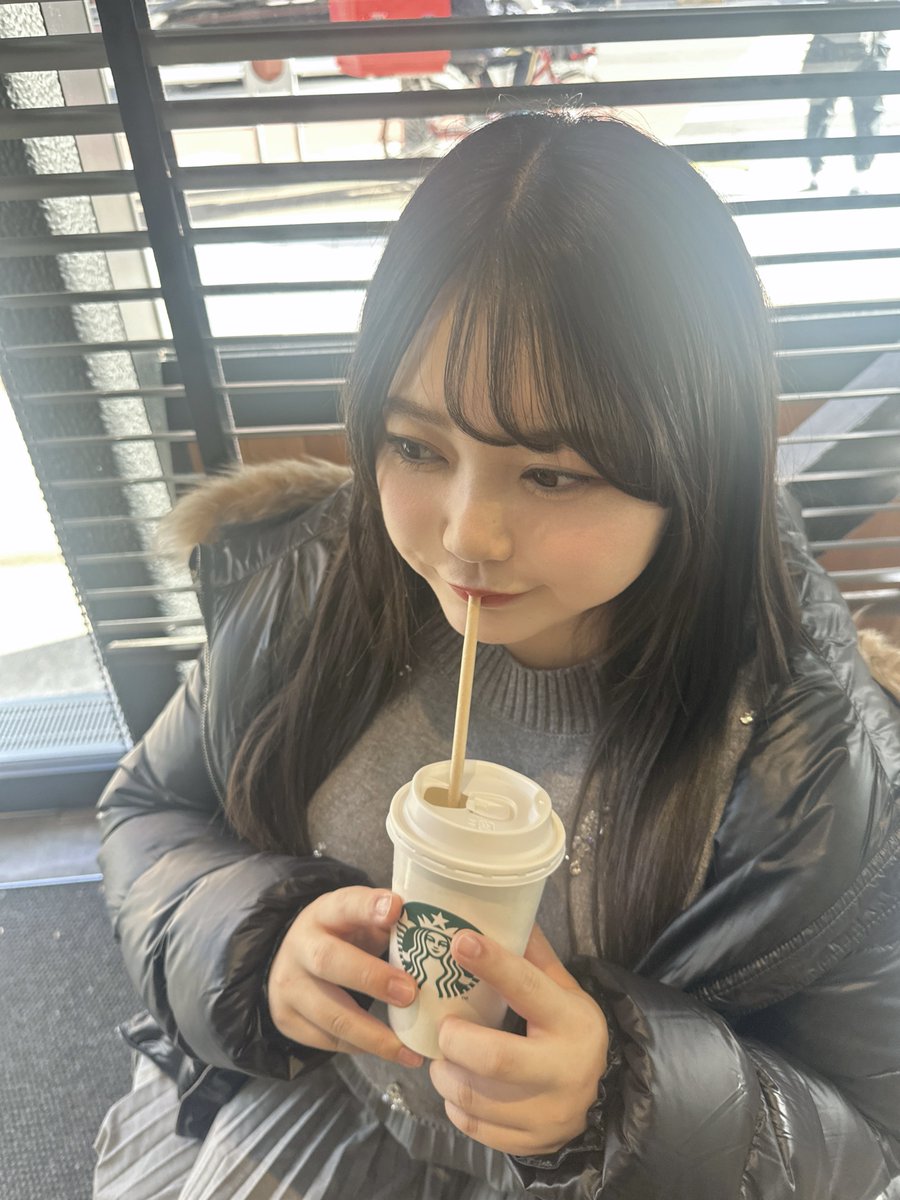 久しぶりに外のスタバきた♡