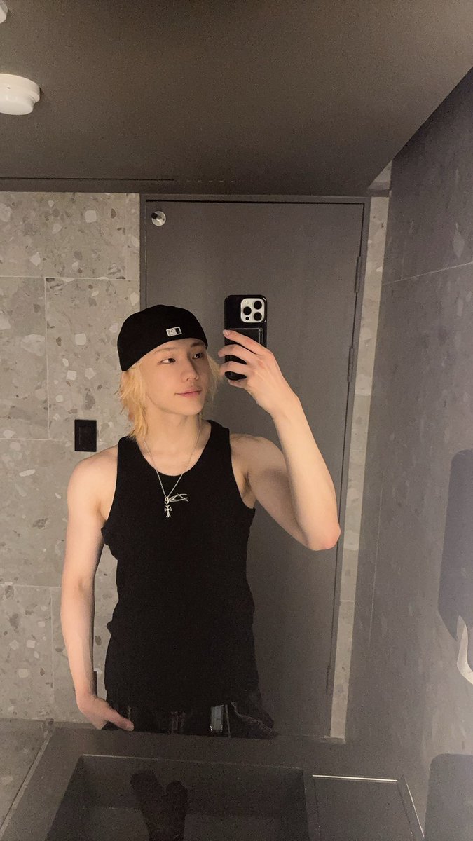 TNX_twt's tweet photo. Chill~하게 쓴 CAP😎

#TNX
#천준혁 #JUNHYEOK https://t.co/3wdEbPjs7D