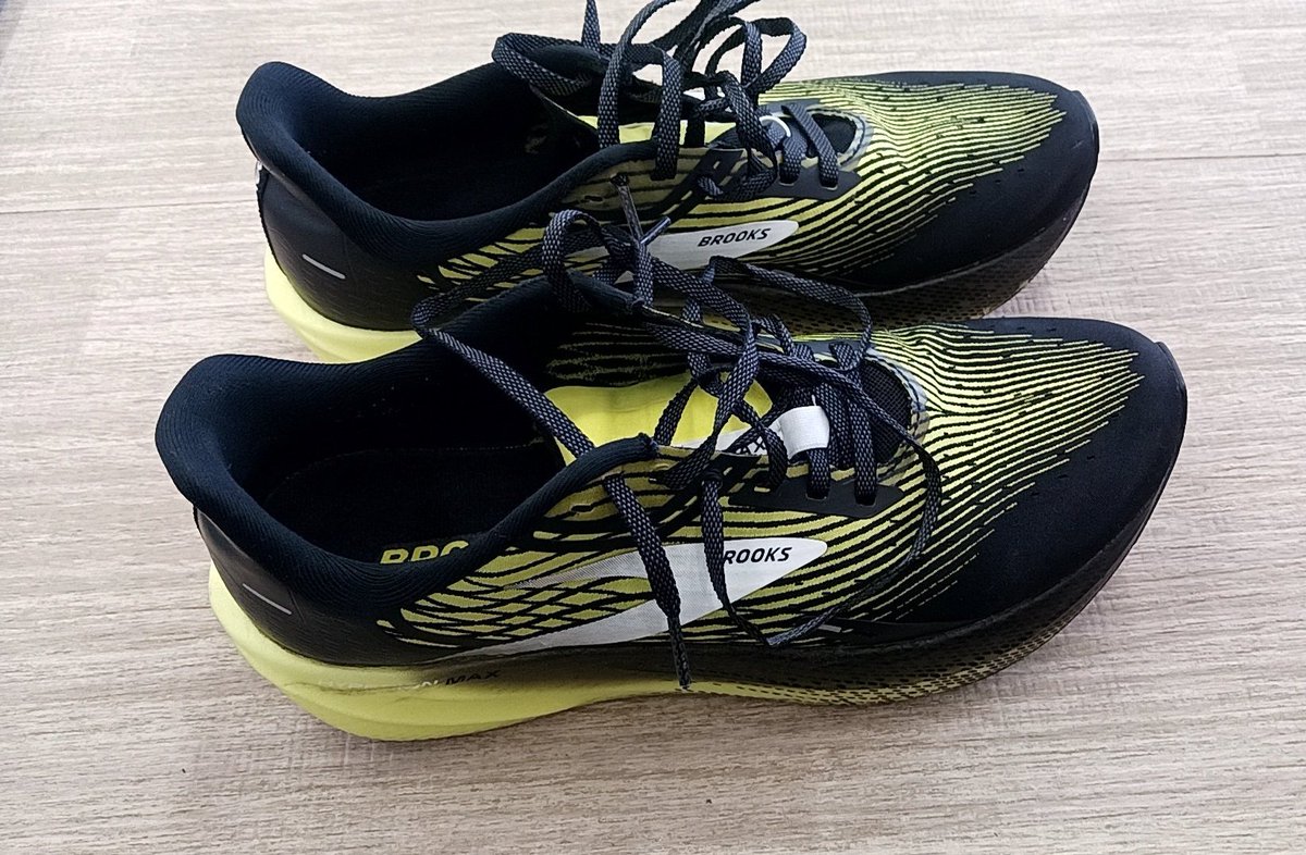 kawase09100718's tweet photo. 今日も痛み止め飲んでトレミ
傾斜2
SPEED12(2㎞)→14→繰り返し
#BROOKS
#HyperionMax https://t.co/VDrOXpfJ68