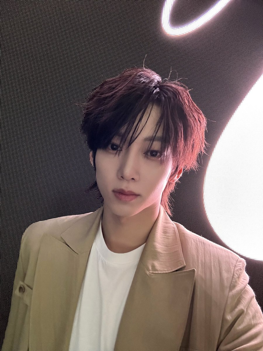_AMPERSANDONE_'s tweet photo. Tried something different🐺

#앰퍼샌드원 #AMPERSANDONE 
#나캠든 #KAMDEN https://t.co/9CkfD4rprc