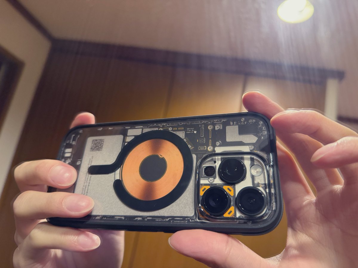 M_ero_70's tweet image. iPhoneケースとスクリーンプロテクターが海を越え届いた…！
毎度外箱の良さと質が最高👏🏻✨
あとめちゃくちゃ良い匂いがするのでキモがられながらもひと吸い😮‍💨
Ghost2.0が発売されるの待ちくたびれたから嬉しいぜ〜😎
ケースと画面保護に98$って笑われるけどこのブランド愛してんだyo！🫵🏻
#dbrand