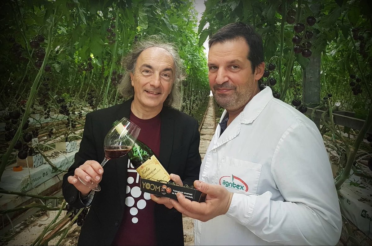 2020-Tη στιγμή αυτή την περίμενα 27 χρόνια!!! 
Απεικονίζει τη διαδρομή &amp;τη σύνδεση
-ΥΔΡΟΠΟΝΙΑΣ
-ΤΟΜΑΤΑΣ 
-ΟΙΝΟΥ 
&amp;
- BRANDING.
Αυτές αγάπες εκφράζονται στη συγκεκριμένη φωτογραφία με τα brands:  
- Yoom Tomato
- <a href="/GrodanGroup/">Grodan Group</a> 
- Οι Φίλοι του Ξινόμαυρου
- <a href="/ChristinaPapaio/">ChristinaPapaioannou</a>