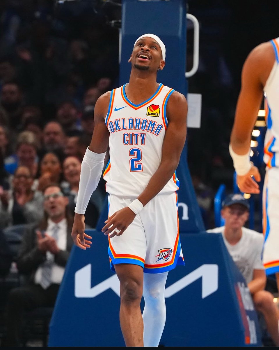 SHAI GILGEOUS ALEXANDER IN 34 MINUTES

50 POINTS
7 REBOUNDS
5 ASSISTS 
2 STEALS
1 BLOCK
18/29 FROM THE FIELD
+42 😳

ONE OF THE BEST SCORERS EVER.