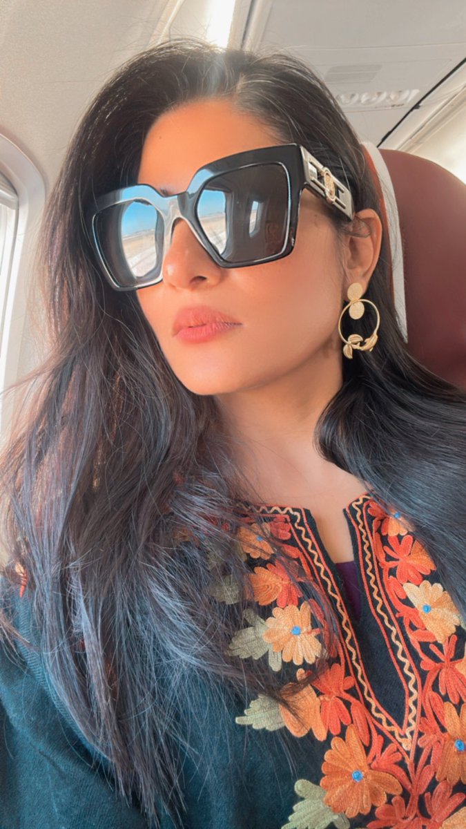 RubikaLiyaquat's tweet image. महाकुंभ से अब रूख़ दिल्ली के महासंग्राम की तरफ़…
आप अब तक कुंभ में नहीं जा पाए हैं तो जाईए…. 
ये मौक़ा मत छोड़िएगा 
अद्भुत, अलौकिक है यहां की फ़िज़ा… 
#KumbhOfTogetherness