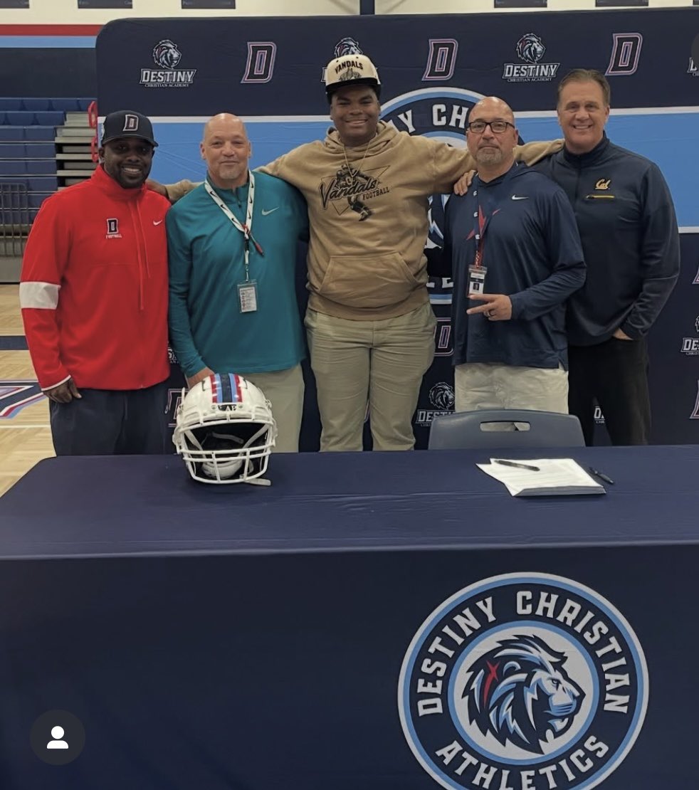 DCA Lions Football (@go_dca_football) on Twitter photo Proud of our guy <a href="/leronn_nelson/">Leronn Nelson</a> signed today to <a href="/VandalFootball/">Idaho Football</a> prime example of commitment, hard work, and believing in himself. Strong character kid that will do big things in Idaho. #Proud Proud of our guy <a href="/leronn_nelson/">Leronn Nelson</a> signed today to <a href="/VandalFootball/">Idaho Football</a> prime example of commitment, hard work, and believing in himself. Strong character kid that will do big things in Idaho. #Proud