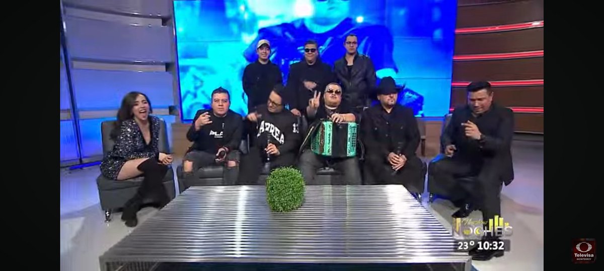 Arisof_regia00's tweet photo. #EstasSonNuestrasNoches 🙌🏼✨ https://t.co/wssuvpUbQh