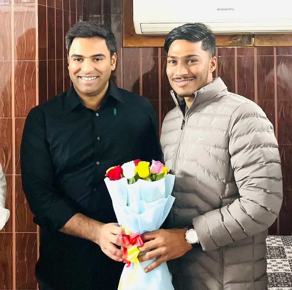 PankajUpdhNSUI's tweet photo. देश के छात्रो की बुलंद आवाज़ NSUI परिवार के ऊर्जावान राष्ट्रीय अध्यक्ष आदरणीय बड़े भैया श्री वरुण चौधरी जी को जन्मदिन की हार्दिक शुभकामनाएँ एवं बधाई !!
@varunchoudhary2 
@nsui 
@NSUIMP https://t.co/lsfl7VxHlc