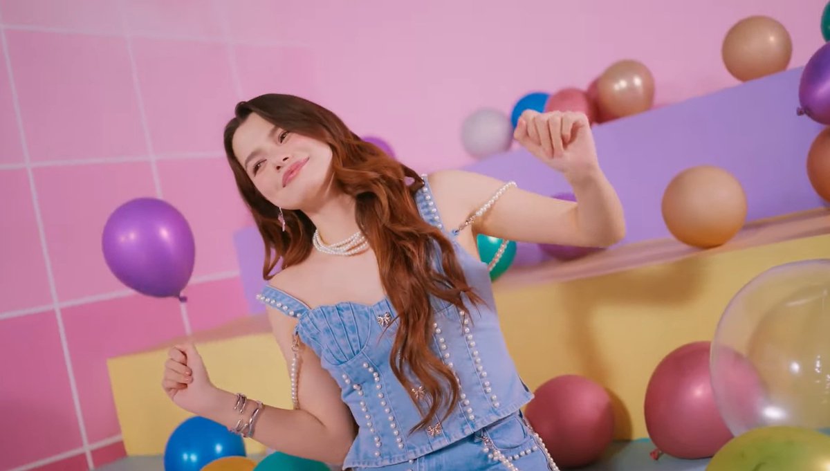 beckyfanclub05's tweet photo. โลกใบนี้ดูสดใส 🩷

REBECCA PRE SINGLE IDOLPOP
#PantoneMVxBecky https://t.co/OVw1IEhwSV