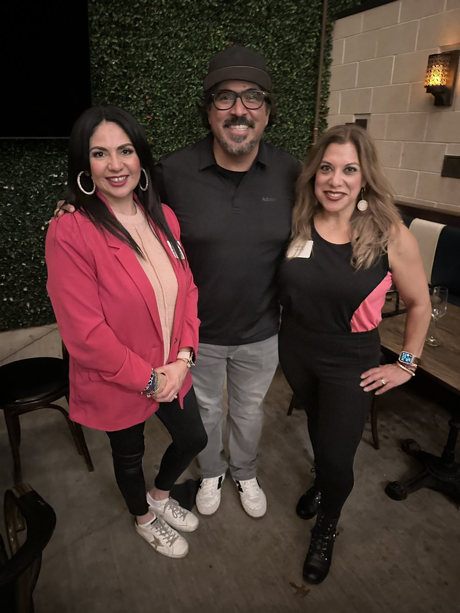Rosío Martínez-Apolinar (@apolirosio) on Twitter photo It was great meeting you <a href="/ClaudioZavalaJr/">૮ℓαµ∂เσ ƶαѵαℓα ʝ૨.</a> Thanks for chatting with us! Looking forward to collaborating on an Elementary and Middle School <a href="/AdobeForEdu/">Adobe For Education</a> project and video conference! <a href="/RMSLib/">NISD Rawlinson Library</a> It was great meeting you <a href="/ClaudioZavalaJr/">૮ℓαµ∂เσ ƶαѵαℓα ʝ૨.</a> Thanks for chatting with us! Looking forward to collaborating on an Elementary and Middle School <a href="/AdobeForEdu/">Adobe For Education</a> project and video conference! <a href="/RMSLib/">NISD Rawlinson Library</a>