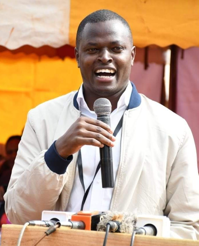 This woman is overworking, but our Bunge is letting her and in extension, Kenyans down 

She Audits, gives reports and Recommendations for debate, Bunge is busy discussing Tanye zao 

Alipeana recommendation on school fires, Ministry decided to waste taxes on another AUDIT